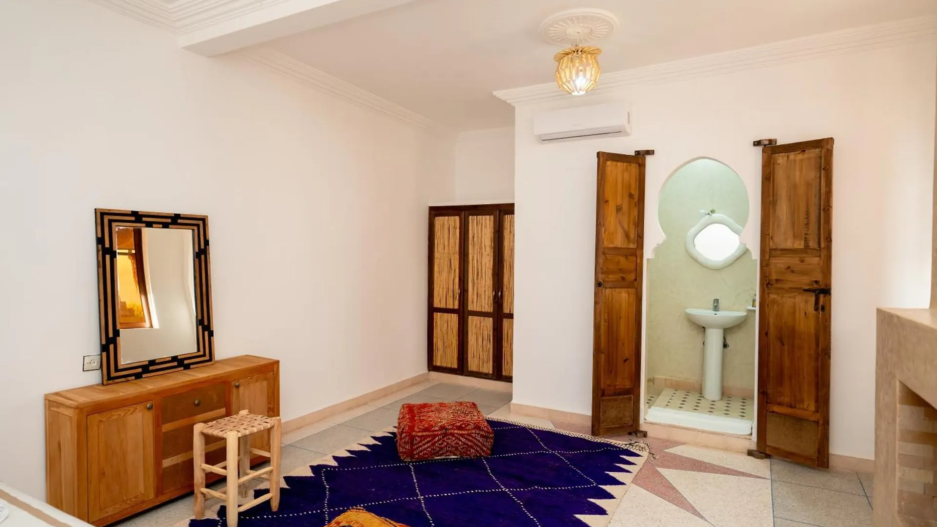 Habitación en casa particular Dasofinya Lodges Touggana